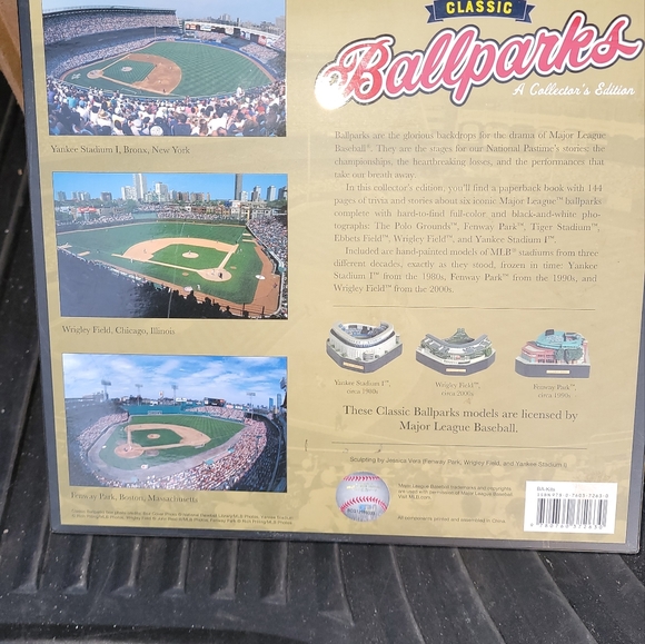 MLB Classic Ballparks a collectors Edition - Picture 3 of 5